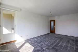 Personenaufzug & PKW-Stellplatz! 3-Zimmer-Eigentumswohnung mit guter Raumaufteilung – Die vollständige Adresse der Immobilie erhältst du vom Anbieter., 28325 Tenever, Bremen – Vorschaubild 3