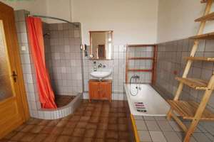 Saniertes Mehrfamilienhaus mit großem Garten. 5 WE , solide vermietet. – Die vollständige Adresse der Immobilie erhältst du vom Anbieter., 6406 Bernburg (Saale) – Vorschaubild 3