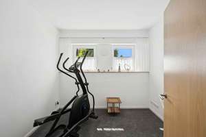 Modernes Einfamilienhaus in Hamburg-Sasel – Kamin, Garten & Top-Energieeffizienz – Die vollständige Adresse der Immobilie erhältst du vom Anbieter., 22393 Sasel, Hamburg – Vorschaubild 14