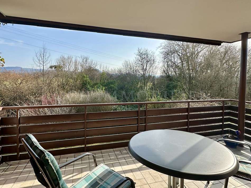 Überdachte Terrasse EG