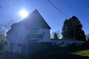 Charmantes Mehrfamilienhaus mit acht modernisierten Wohnungen in begehrter Lage von Solingen-Wald – Die vollständige Adresse der Immobilie erhältst du vom Anbieter., 42716 Wald, Solingen – Vorschaubild 2