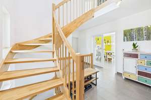 Familienfreundliches Traumhaus mit Garten, Sauna & PV-Anlage – Die vollständige Adresse der Immobilie erhältst du vom Anbieter., 85406 Zolling – Vorschaubild 2