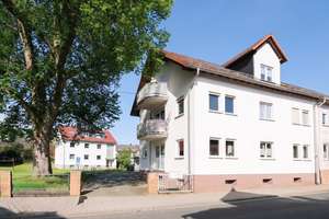 Solides Mehrfamilienhaus mit Entwicklungsperspektive  und attraktiver Vermietungssituation – Die vollständige Adresse der Immobilie erhältst du vom Anbieter., 65719 Hofheim am Taunus – Vorschaubild 2