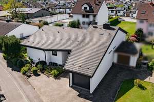 BRUMANI | Großzügiges Einfamilienhaus mit großem Garten, Sauna und ELW in Teningen – Die vollständige Adresse der Immobilie erhältst du vom Anbieter., 79331 Teningen – Vorschaubild 48