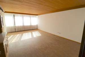 Sehr gepflegtes Einfamilienhaus, 2 Einliegerwohnungen, großes Grundstück und viel Nutzungspotenzial – Die vollständige Adresse der Immobilie erhältst du vom Anbieter., 84149 Velden – Vorschaubild 2
