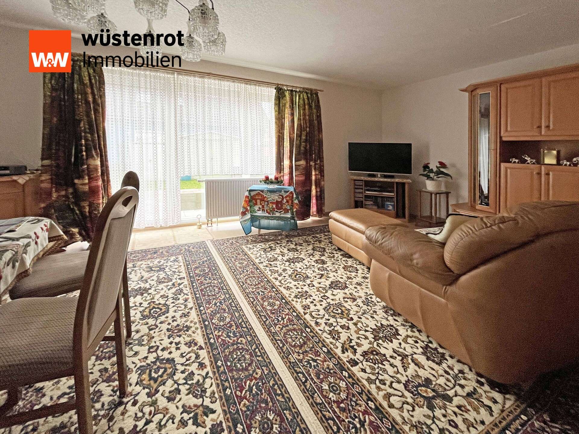 Immobilie in Wolgast - FAST NEUES REIHENHAUS MIT EINBAUKÜCHE + SOLARTHERMIE + VORBEREITUNG ZUM STIUDIOAUSBAU + CARPORT - Bild 4