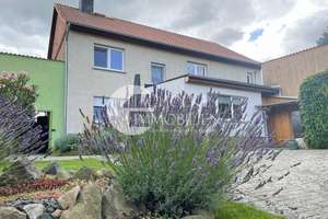Gepflegtes Zweifamilienhaus mit Nebengebäude im Raum Salzwedel – Die vollständige Adresse der Immobilie erhältst du vom Anbieter., 29410 Henningen – Vorschaubild 1