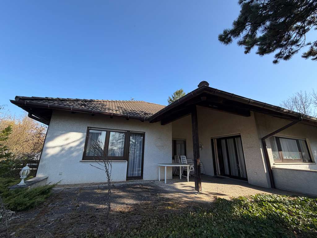 Immobilie in Bickenbach - Wohnen und Arbeiten in Bickenbach - Bungalow mit Gewerbehalle - Bild 2