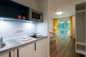 Voll möbliertes Studentenappartement mit Balkon, Duschbad und Küche in bester Lage am Lousberg. – Nizzaallee 34, 52072 Ponttor, Aachen – Vorschaubild 2