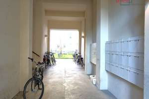 SCHICKE, UNVERMIETETE 3-RWG MIT PARKETT U. EBK (WG-GEEIGNET) IN DER BELIEBTEN LEIPZIGER SÜDVORSTADT – Schletterstraße 3, 4107 Zentrum-Süd, Leipzig – Vorschaubild 3