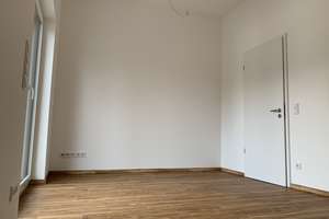 Stilvolle, neuwertige 2-Zimmer-DG-Wohnung mit Balkon und EBK in Aubing, München – Soldhofstr. 8, 81245 Altaubing, München – Vorschaubild 4