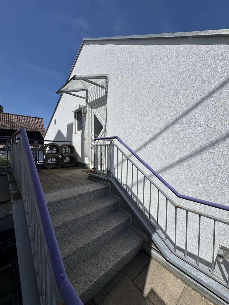 Immobilie in Wannweil - Charmante und sehr helle Dachgeschosswohnung! - Bild 2