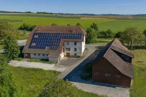 Viel Platz für Ideen: Bauernhaus mit Scheune & Schuppen an der Panoramastraße – Die vollständige Adresse der Immobilie erhältst du vom Anbieter., 79780 Stühlingen – Vorschaubild 2