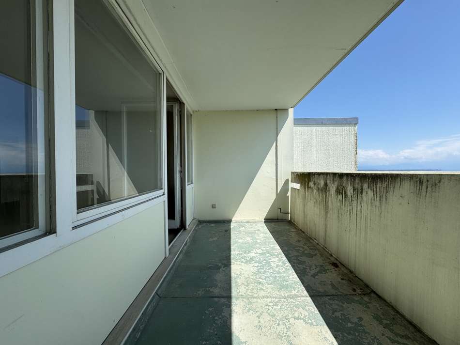 Überdachter Balkon