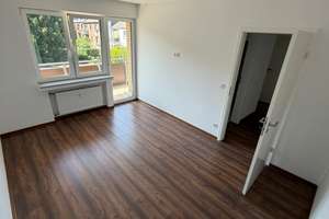 Frisch renovierte 4-Zimmer-Wohnung mit 2 Balkonen, Aufzug, Garage – Nourneystraße 14, 40822 Mettmann – Vorschaubild 5
