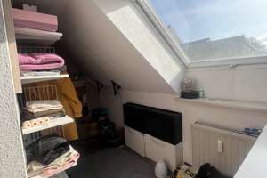 Großzügige Dachgeschosswohnung | 76,95 m² | Einbauküche | DU-Ruhrort – Fabrikstraße 3, 47119 Ruhrort, Duisburg – Vorschaubild 3