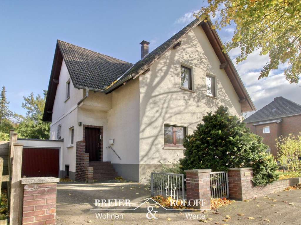 Zweifamilienhaus mit zusätzlicher Gewerbeeinheit am Mindener Nordfriedhof