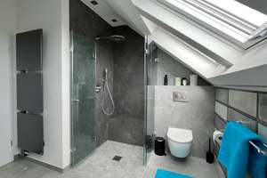 Exklusive Doppelhaushälfte mit Pool, Kamin und Garten – hochwertiges Wohnen nahe Gießen – Die vollständige Adresse der Immobilie erhältst du vom Anbieter., 35418 Buseck – Vorschaubild 10