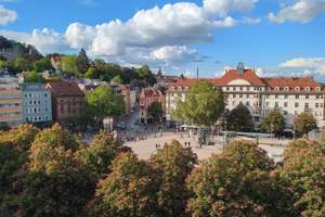 *Große Altbauwohnung  in Stuttgart-Süd, direkt am Marienplatz! 4. Stock, WG-tauglich*