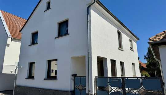 Bild von Vielseitiges Ein- bis Zweifamilienhaus
in zentraler Ortslage mit großem Garten