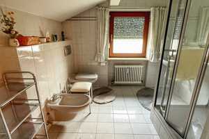 Vielseitiges Zweifamilienhaus mit Ausbaupotenzial in ruhiger Lage – Irsham 85, 94081 Passau (Kreis) – Vorschaubild 22