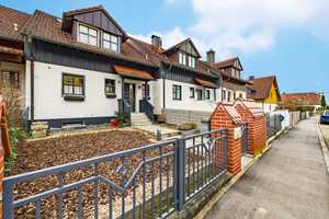 Charmantes Reihenmittelhaus mit Wintergarten, Einliegerwohnung und unverbaubarem Blick in Altdorf – Landshut (Kreis) – Vorschaubild 2