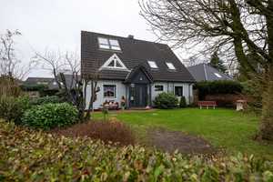 Charmantes Einfamilienhaus mit eigenem Garten in zentraler, ruhiger Lage – Nordfriesland (Kreis) – Vorschaubild 5