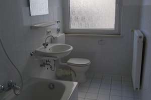 Modernisierte 2-Zimmer-Wohnung mit Balkon im Rheingauviertel – Eltvillerstr. 15, 65197 Rheingauviertel / Hollerborn, Wiesbaden – Vorschaubild 4