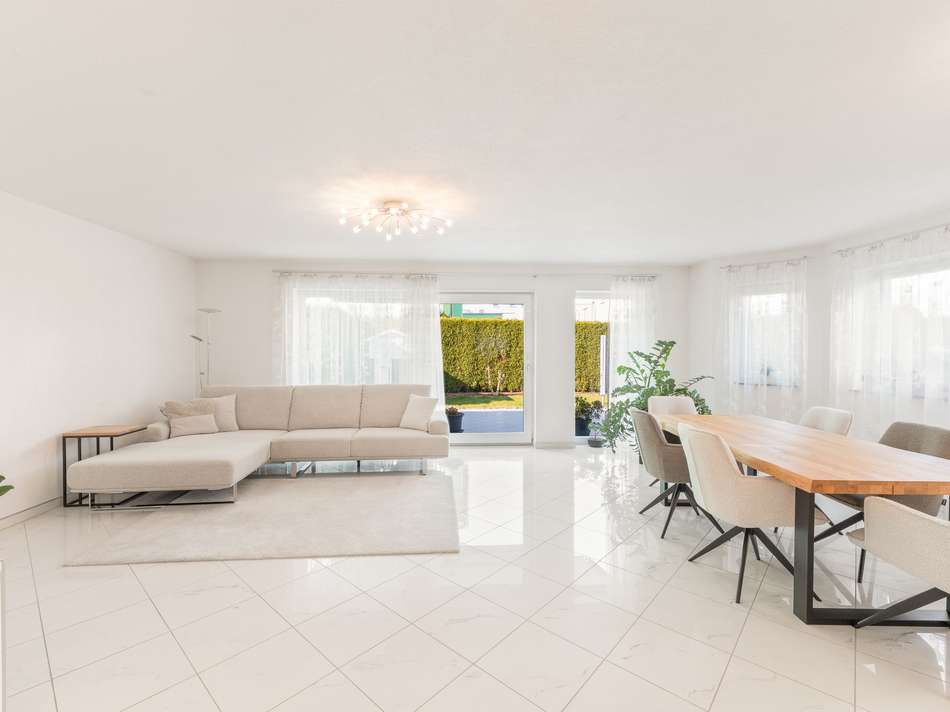 Wohn- und Essbereich EG