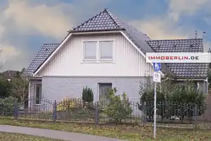 IMMOBERLIN.DE - Schmuckes Haus mit Südterrassen & Garagen in ländlicher Lage – Märkisch-Oderland (Kreis) – Vorschaubild 1