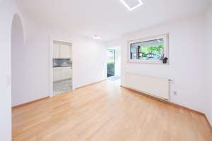 Newly renovated end-terrace house with garden — near Clay Kaserne, Wiesbaden-Bierstadt – Die vollständige Adresse der Immobilie erhältst du vom Anbieter., 65191 Bierstadt, Wiesbaden – Vorschaubild 2