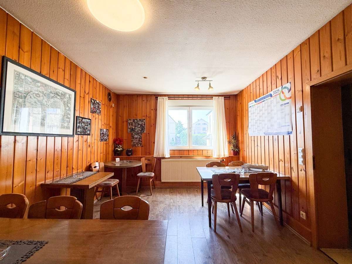 Immobilie in Neuhausen - Mehrfamilienhaus + Nebengebäude mit Entwicklungspotenzial - Bild 4