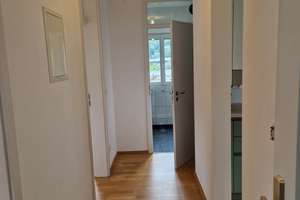 2,5-Zimmer-DG-Wohnung mit EBK in Stuttgart-Süd/Heslach