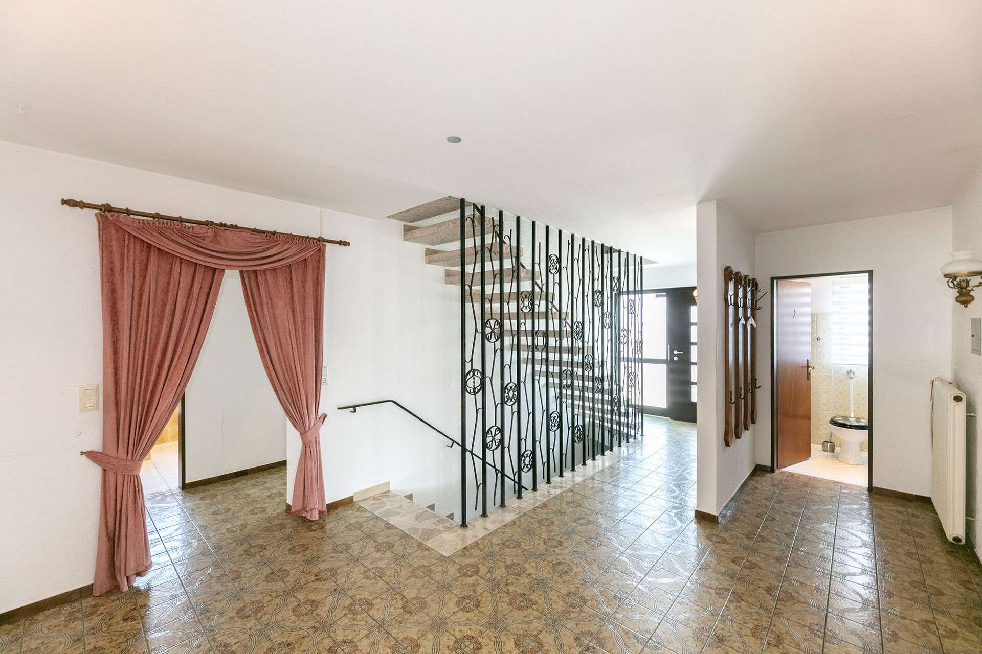 Immobilie in Niederstotzingen - Viel Raum zum Leben und Wohlfühlen – Einfamilienhaus für die ganze Familie - Bild 3