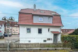 Schönes Zweifamilienhaus im Ortskern mit Garten ! – Die vollständige Adresse der Immobilie erhältst du vom Anbieter., 72800 Eningen unter Achalm – Vorschaubild 2