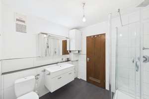 Helle 3-Zimmer-Wohnung mit Balkon, Garage und Treppenlift in Stuttgart-Weilimdorf – Die vollständige Adresse der Immobilie erhältst du vom Anbieter., 70499 Weilimdorf (Ortsteil), Stuttgart – Vorschaubild 11
