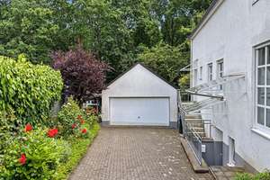 Repräsentatives Wohnen im Grünen - Exklusive Villa mit Einliegerwohnung in Köln-Hahnwald – Die vollständige Adresse der Immobilie erhältst du vom Anbieter., 50996 Hahnwald, Köln – Vorschaubild 4