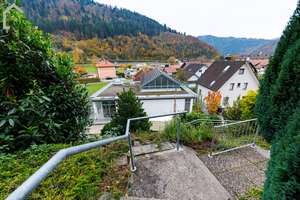 **Vielseitiges Zuhause in Hanglage - Perfekt für Familien und Individualisten** – Die vollständige Adresse der Immobilie erhältst du vom Anbieter., 77709 Wolfach – Vorschaubild 4
