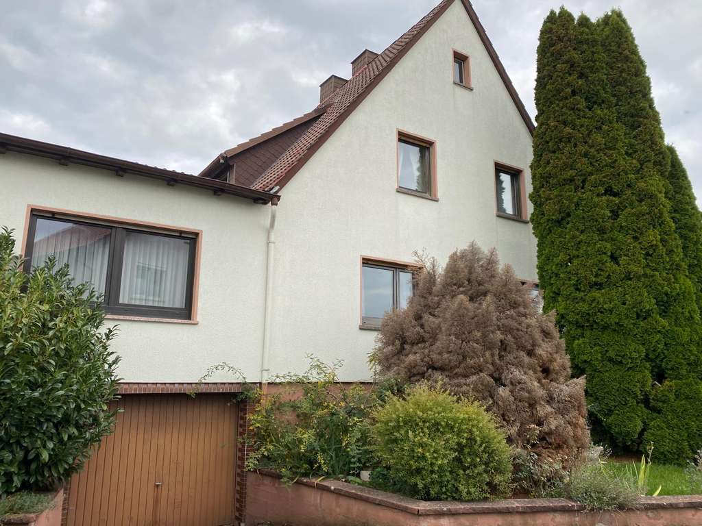 Immobilie in Hohenroda - *** Großzügiges Einfamilienhaus mit Einliegeroption, Garage & Carport *** - Bild 1