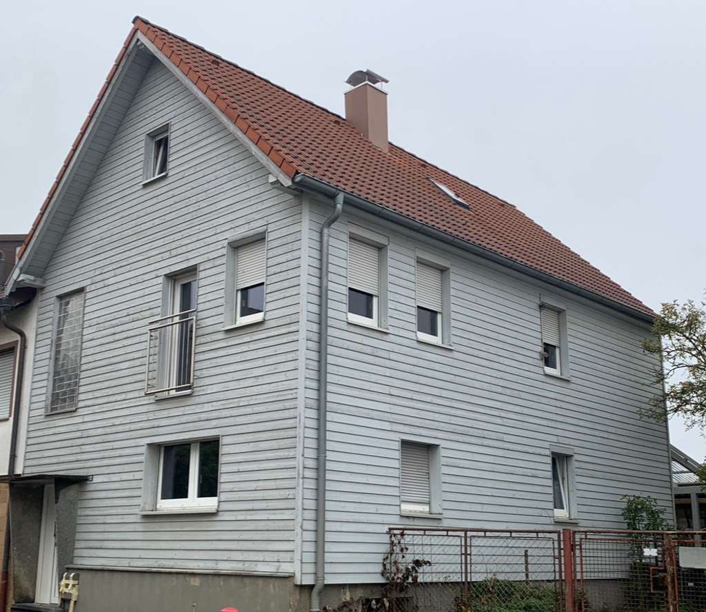 Immobilie in Erkenbrechtsweiler - Renovierungsbedürftiges Haus mit Garten - ideal für Investoren und Handwerker - Bild 1