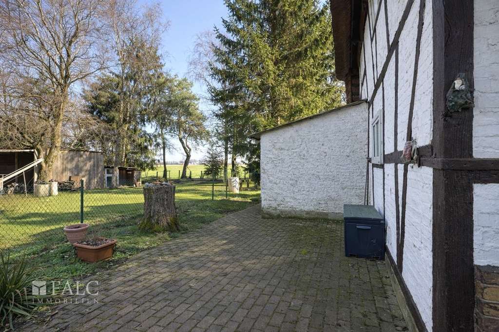 Immobilie in Holdorf - ***Landhaus mit großem Grundstück und viel Potenzial in ruhiger Feldrandlage*** - Bild 3