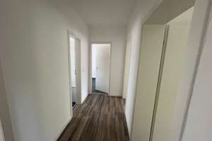 Anschauen Einziehen - Für Sie - Renovierte 3 Zi.-Whng. mit Balkon - Duisburg Rheinhausen – Brahmsstraße 7, 47226 Rheinhausen-Mitte, Duisburg – Vorschaubild 5