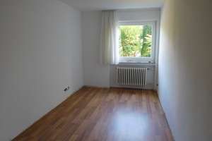 Viel Platz für den Alltag in diesem freistehenden Einfamilienhaus in Bonn-Röttgen – Die vollständige Adresse der Immobilie erhältst du vom Anbieter., 53125 Röttgen, Bonn – Vorschaubild 10