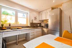 Zweifamilienhaus mit traumhaftem Garten in guter Lage von Müllheim – Breisgau-Hochschwarzwald (Kreis) – Vorschaubild 9