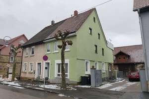 Großzügiges Wohnhaus mit 8 Zimmern und Dachterrasse – Die vollständige Adresse der Immobilie erhältst du vom Anbieter., 74363 Güglingen – Vorschaubild 1