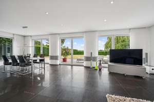 Exklusive Architektenvilla in Randlage – Eleganz, Ruhe und modernste Technik auf höchstem Niveau – Die vollständige Adresse der Immobilie erhältst du vom Anbieter., 41179 Rheindahlen-Land, Mönchengladbach – Vorschaubild 4