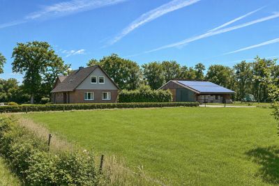 Pferde, Kühe, Alpakas? - Gepflegte Hofanlage mit Stallungen und Potenzial in Holtland