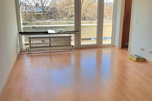 ***Heike Borchers Immobilien***Solide 2-Zimmer-Wohnung zur individuellen Nutzung***zentrale Lage*** – Die vollständige Adresse der Immobilie erhältst du vom Anbieter., 81737 Neuperlach, München – Vorschaubild 3