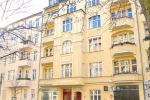 Mommsenstraße / Ecke Waitzstraße: Bezugsfreie 4,5-Zi. Altbau-ETW