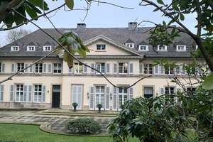 Briller Viertel - 4 Zimmerwohnung in denkmalgeschützter Villa mit Balkon und Garten- / Parknutzung